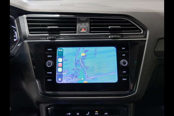 Volkswagen Tiguan 1.5 TSI 2x R-Line Business+ / 150pk / Trekhaak / NAP / Rondomzicht camera / Keyless /