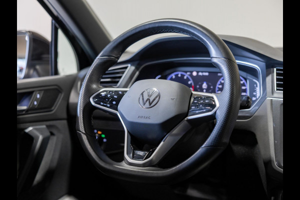Volkswagen Tiguan 1.5 TSI 2x R-Line Business+ / 150pk / Trekhaak / NAP / Rondomzicht camera / Keyless /