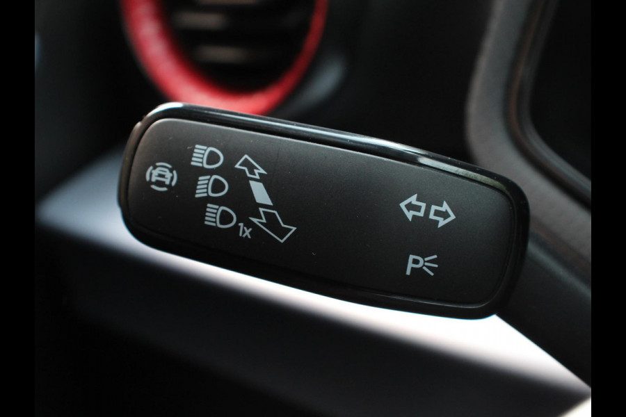 Seat Ibiza 1.0 TSI 110pk DSG FR Automaat Navigatie Apple Carplay/Android Auto Camera Parkeersensoren Adaptive cruise control Keyless Entry/Start Virtual Cockpit Stoelverwarming Ledverlichting Getinte ramen