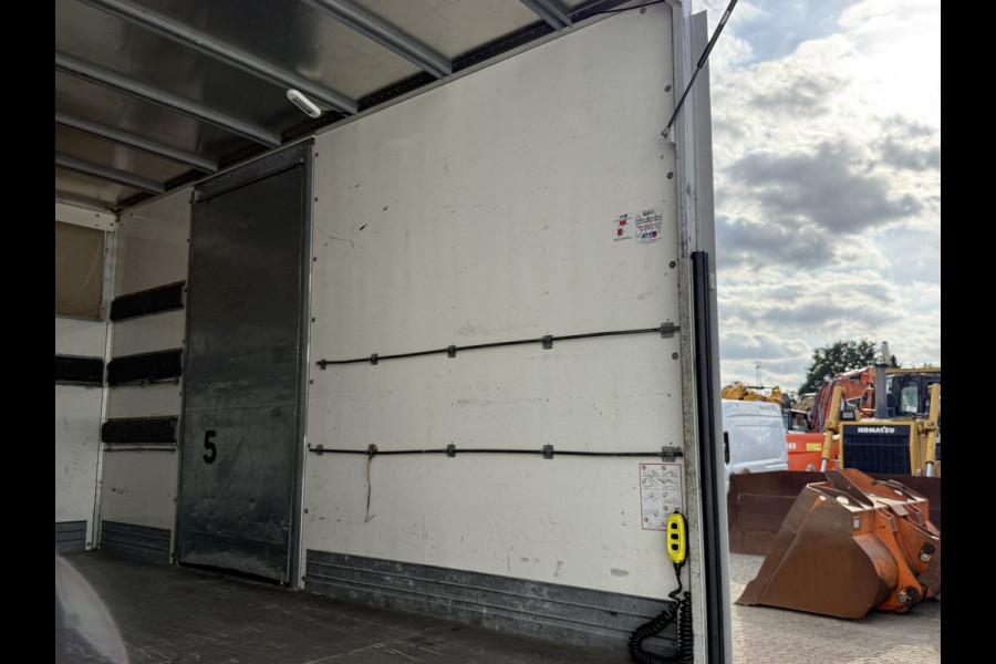 Iveco Daily 35C16 3.0 160PK Bakwagen Laadklep Zijdeur Camera Climate Control Bluetooth Luchtgeveerde stoel Meubelbak Koffer
