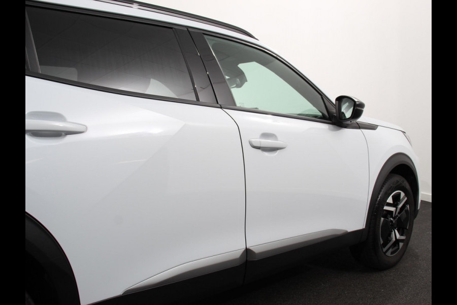 Peugeot 2008 1.2 Hybrid 136 pk Automaat Allure Navigatie Apple Carplay/Android Auto Climate Control Led Parkeer sensoren Cruise Control Stoelverwarming