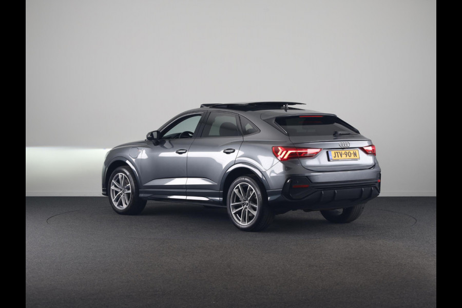 Audi Q3 Sportback 45 TFSI e S Edition 245pk | Panoramadak | Navigatie | Stoelverwarming | Afgevlakt stuurwiel | Parkeercamera