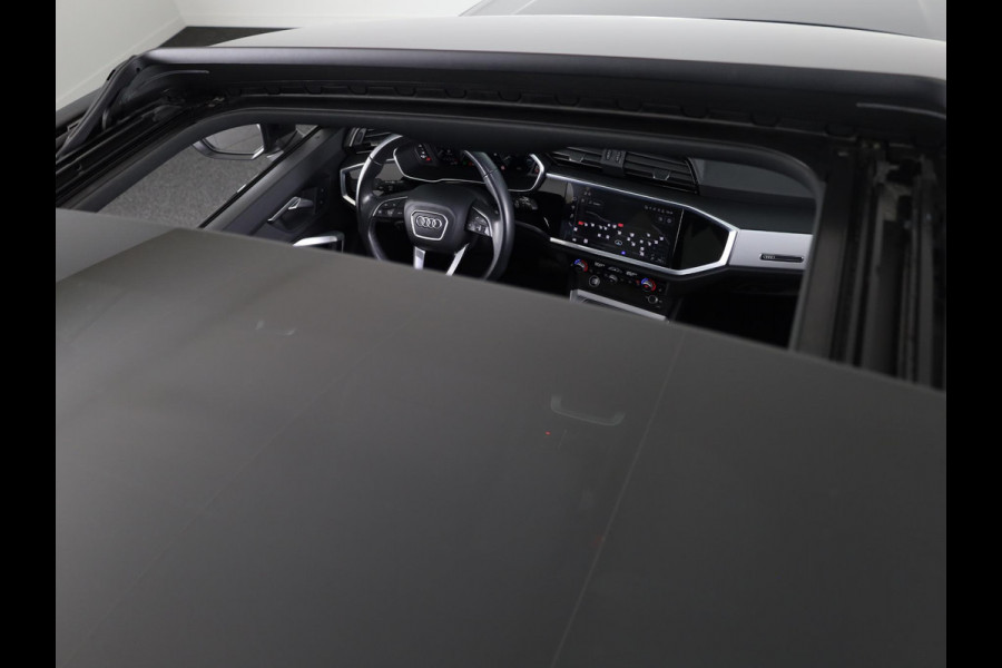 Audi Q3 Sportback 45 TFSI e S Edition 245pk | Panoramadak | Navigatie | Stoelverwarming | Afgevlakt stuurwiel | Parkeercamera