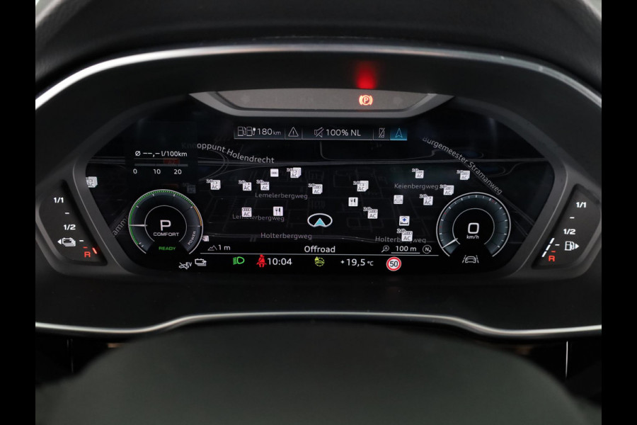Audi Q3 Sportback 45 TFSI e S Edition 245pk | Panoramadak | Navigatie | Stoelverwarming | Afgevlakt stuurwiel | Parkeercamera