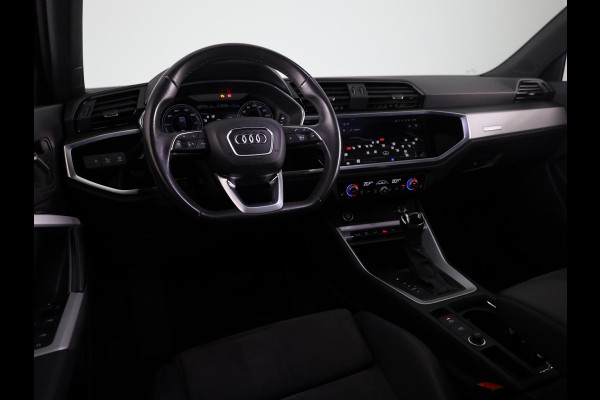 Audi Q3 Sportback 45 TFSI e S Edition 245pk | Panoramadak | Navigatie | Stoelverwarming | Afgevlakt stuurwiel | Parkeercamera