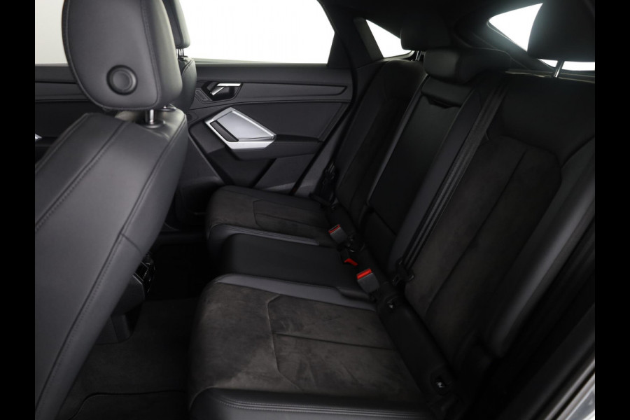 Audi Q3 Sportback 45 TFSI e S Edition 245pk | Panoramadak | Navigatie | Stoelverwarming | Afgevlakt stuurwiel | Parkeercamera