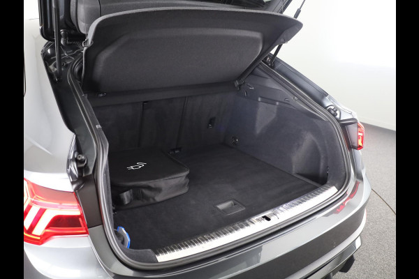 Audi Q3 Sportback 45 TFSI e S Edition 245pk | Panoramadak | Navigatie | Stoelverwarming | Afgevlakt stuurwiel | Parkeercamera