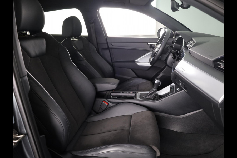 Audi Q3 Sportback 45 TFSI e S Edition 245pk | Panoramadak | Navigatie | Stoelverwarming | Afgevlakt stuurwiel | Parkeercamera