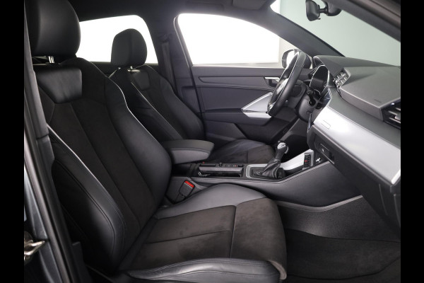 Audi Q3 Sportback 45 TFSI e S Edition 245pk | Panoramadak | Navigatie | Stoelverwarming | Afgevlakt stuurwiel | Parkeercamera
