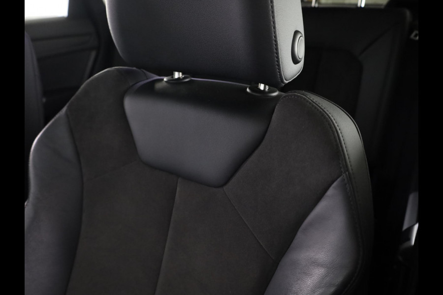 Audi Q3 Sportback 45 TFSI e S Edition 245pk | Panoramadak | Navigatie | Stoelverwarming | Afgevlakt stuurwiel | Parkeercamera