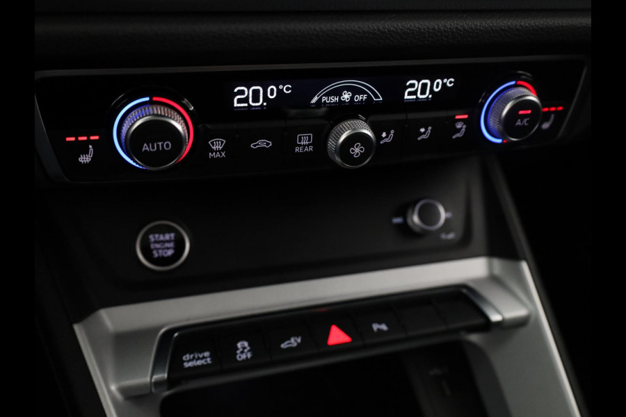 Audi Q3 Sportback 45 TFSI e S Edition 245pk | Panoramadak | Navigatie | Stoelverwarming | Afgevlakt stuurwiel | Parkeercamera