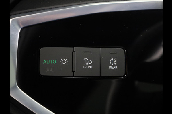 Audi Q3 Sportback 45 TFSI e S Edition 245pk | Panoramadak | Navigatie | Stoelverwarming | Afgevlakt stuurwiel | Parkeercamera