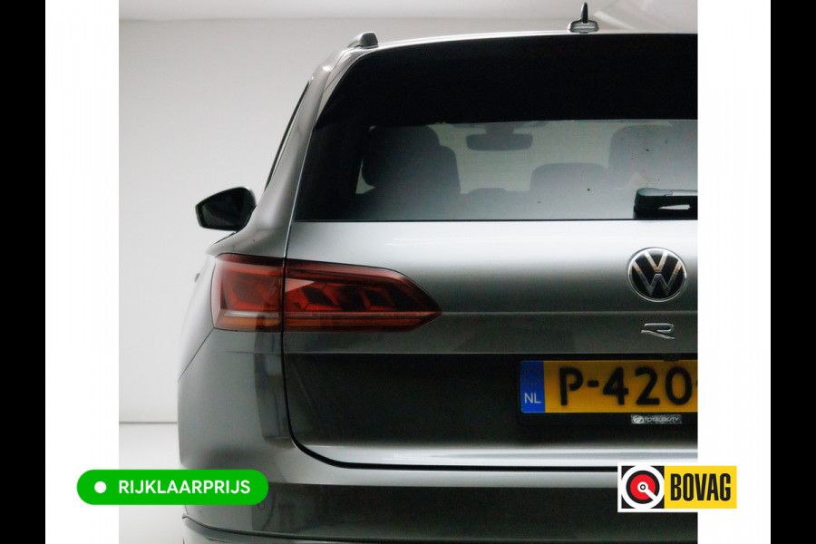 Volkswagen Touareg 3.0 TSi 4MOTION R-line 462 PK | Panoramadak | Luchtvering | Leer | Travel Assist | El.verstelbare stoel met geheugen, Wegklapbare trekhaak, Stoel- stuurverwarming, Keyless, Sfeerverlichting