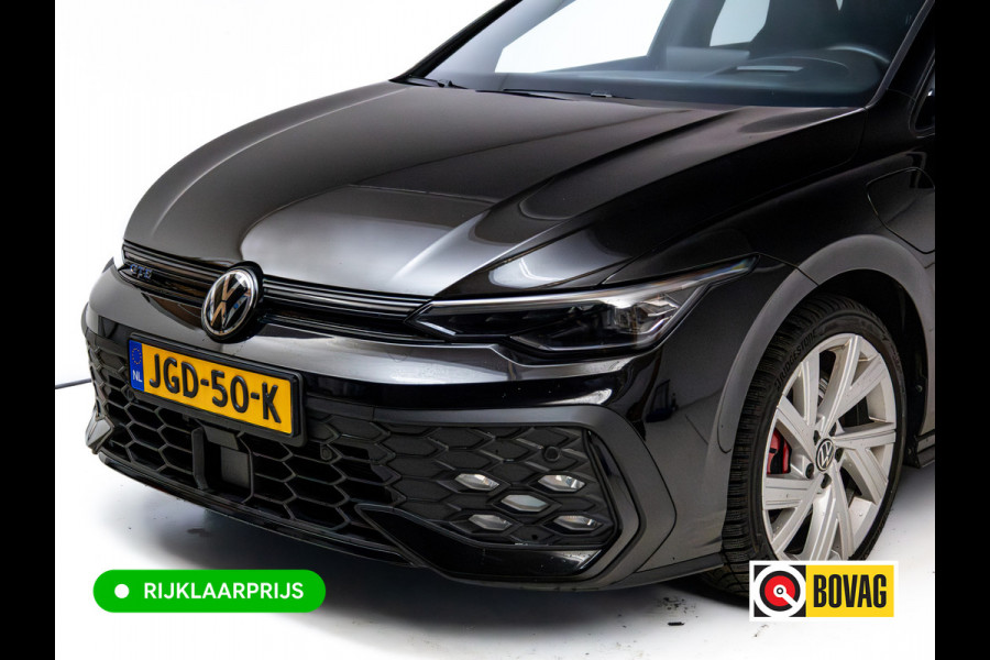 Volkswagen Golf 1.5 eHybrid GTE Black 272 PK automaat | IQ Led | Elec. trekhaak | Headup | Stoel- & stuurverw. | PDC V + A, Camera, App. connect, Navigatie, 131 KM actieradius (WLTP)