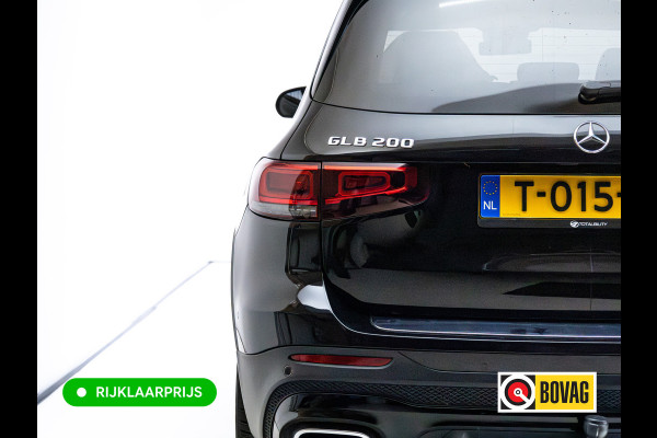 Mercedes-Benz Glb 200 AMG Line Night Pakket Panoramadak | Elec. trekhaak | Matrix Led | Elec. achterklep | Stoelverwarming | Camera | Navigatie, Cruise, Apple Carplay/app. connect