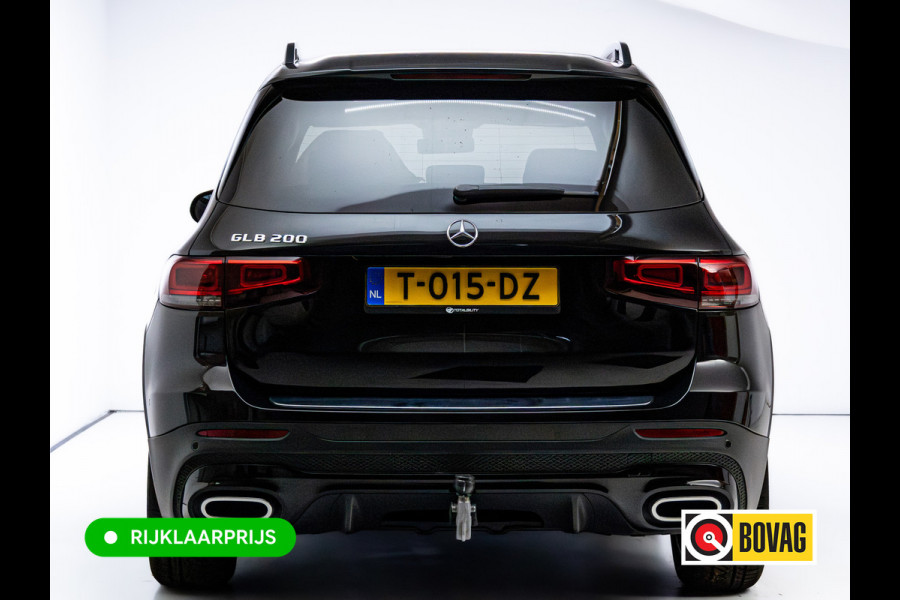 Mercedes-Benz Glb 200 AMG Line Night Pakket Panoramadak | Elec. trekhaak | Matrix Led | Elec. achterklep | Stoelverwarming | Camera | Navigatie, Cruise, Apple Carplay/app. connect