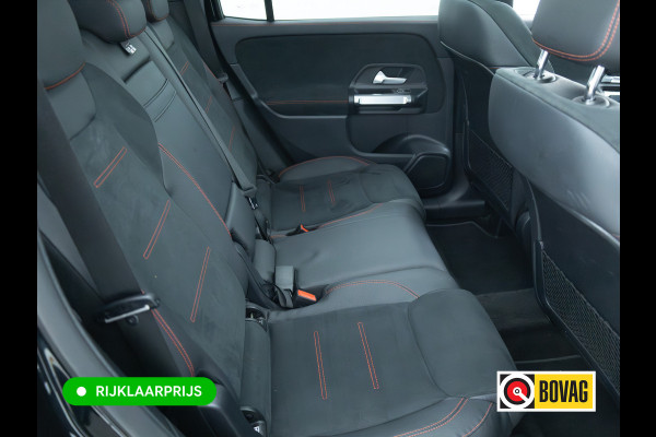 Mercedes-Benz Glb 200 AMG Line Night Pakket Panoramadak | Elec. trekhaak | Matrix Led | Elec. achterklep | Stoelverwarming | Camera | Navigatie, Cruise, Apple Carplay/app. connect