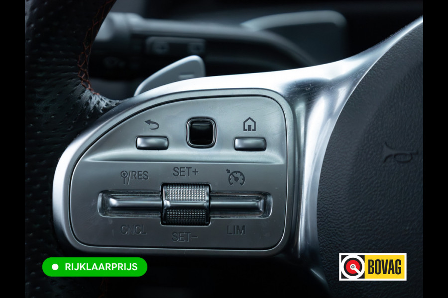 Mercedes-Benz Glb 200 AMG Line Night Pakket Panoramadak | Elec. trekhaak | Matrix Led | Elec. achterklep | Stoelverwarming | Camera | Navigatie, Cruise, Apple Carplay/app. connect