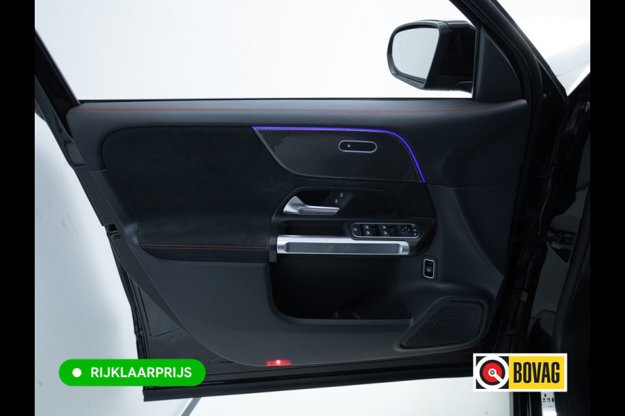 Mercedes-Benz Glb 200 AMG Line Night Pakket Panoramadak | Elec. trekhaak | Matrix Led | Elec. achterklep | Stoelverwarming | Camera | Navigatie, Cruise, Apple Carplay/app. connect