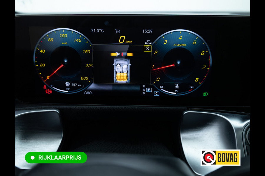 Mercedes-Benz Glb 200 AMG Line Night Pakket Panoramadak | Elec. trekhaak | Matrix Led | Elec. achterklep | Stoelverwarming | Camera | Navigatie, Cruise, Apple Carplay/app. connect