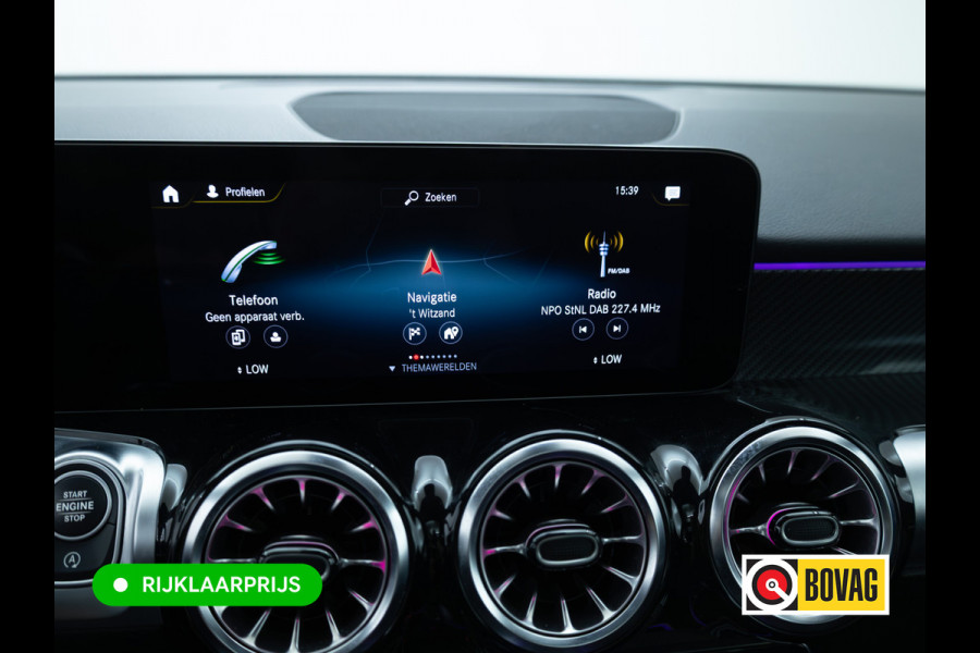 Mercedes-Benz Glb 200 AMG Line Night Pakket Panoramadak | Elec. trekhaak | Matrix Led | Elec. achterklep | Stoelverwarming | Camera | Navigatie, Cruise, Apple Carplay/app. connect