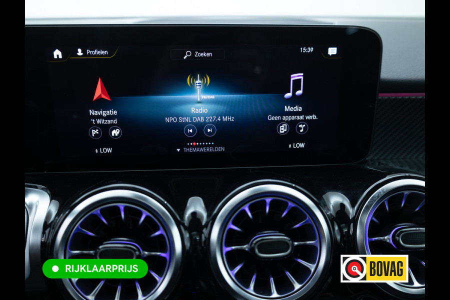 Mercedes-Benz Glb 200 AMG Line Night Pakket Panoramadak | Elec. trekhaak | Matrix Led | Elec. achterklep | Stoelverwarming | Camera | Navigatie, Cruise, Apple Carplay/app. connect
