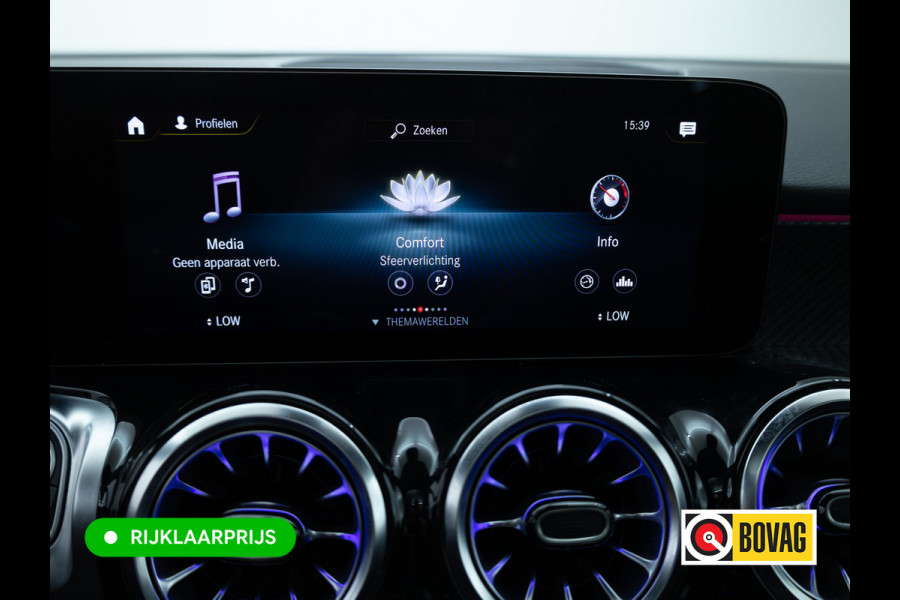Mercedes-Benz Glb 200 AMG Line Night Pakket Panoramadak | Elec. trekhaak | Matrix Led | Elec. achterklep | Stoelverwarming | Camera | Navigatie, Cruise, Apple Carplay/app. connect
