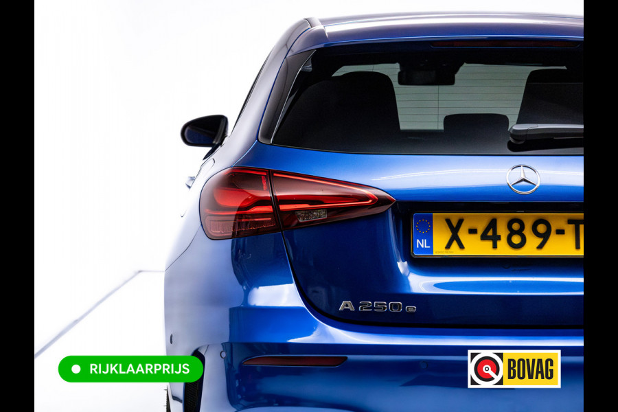 Mercedes-Benz A-Klasse 250 e AMG Line | Pano dak | Stoelverw. | Cruise | 19"all season | Sfeerverlichting | Climate control | Navigatie