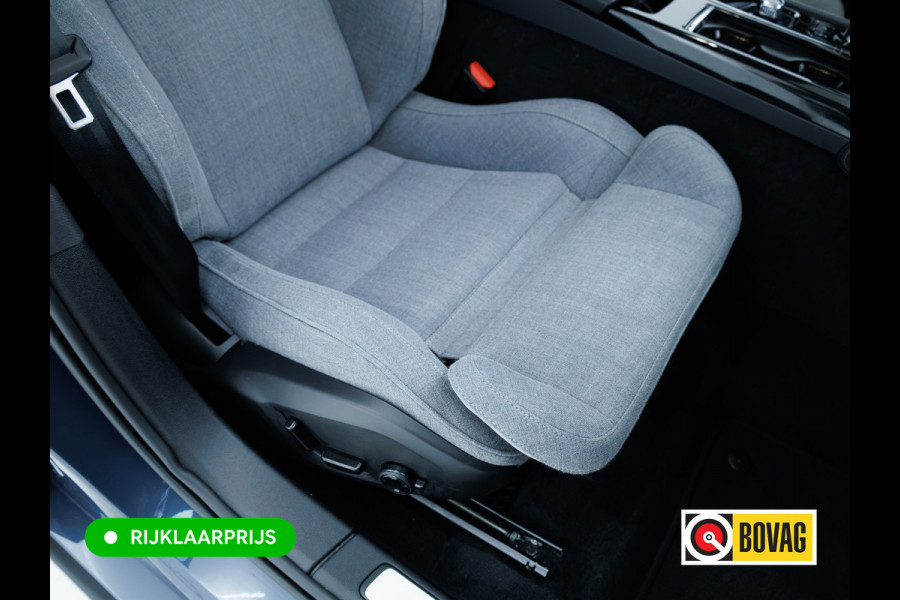 Volvo V60 2.0 T8 Plug-in hybrid AWD Ultimate Bright | Bowers & Wilkins | Panorama dak | Trekhaak | Stoel- Stuur en achterbankverw. | Head-up, Pilot assist, Elec. achterklep, 360 Camera, Electrische stoelen met geheugen