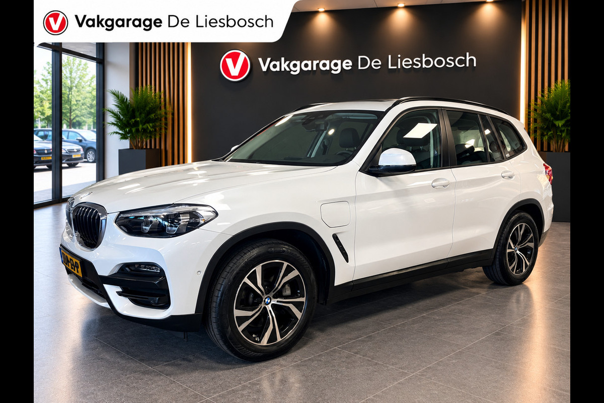 BMW X3 XDrive30e Executive / stoelverwarming / cruisecontrol / trekhaak / camera + pdcdealer onderhouden