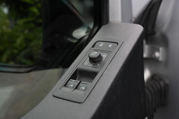 Volkswagen Transporter 2.0 TDI L1H1 Led DSG Leer Carplay 3 persoons