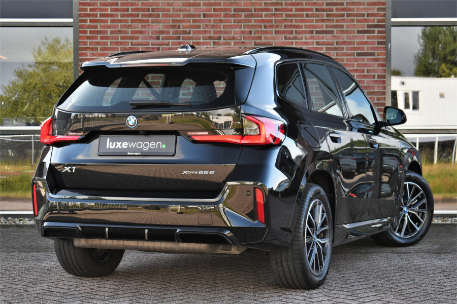 BMW X1 xDrive25e M-Sport Trekhaak Premium ACC-voorbereiding 18inch Camera AC-Snelladen