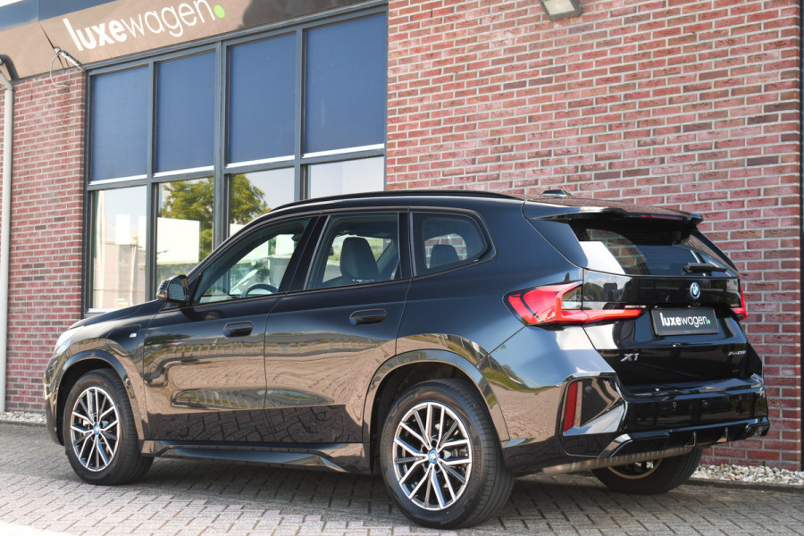 BMW X1 xDrive25e M-Sport Trekhaak Premium ACC-voorbereiding 18inch Camera AC-Snelladen