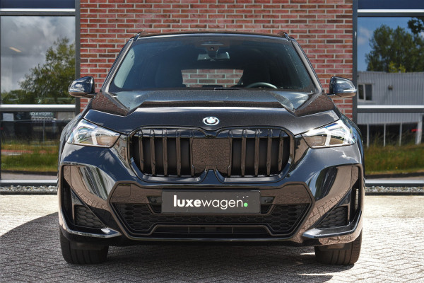 BMW X1 xDrive25e M-Sport Trekhaak Premium ACC-voorbereiding 18inch Camera AC-Snelladen