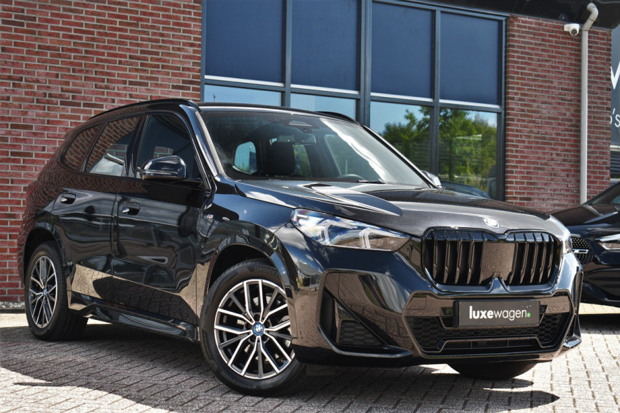 BMW X1 xDrive25e M-Sport Trekhaak Premium ACC-voorbereiding 18inch Camera AC-Snelladen