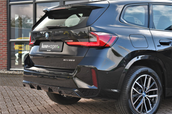BMW X1 xDrive25e M-Sport Trekhaak Premium ACC-voorbereiding 18inch Camera AC-Snelladen
