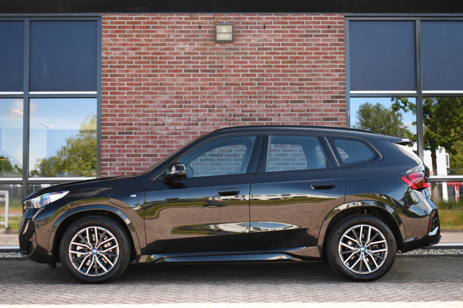 BMW X1 xDrive25e M-Sport Trekhaak Premium ACC-voorbereiding 18inch Camera AC-Snelladen
