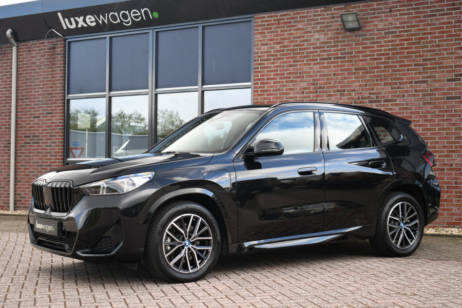 BMW X1 xDrive25e M-Sport Trekhaak Premium ACC-voorbereiding 18inch Camera AC-Snelladen