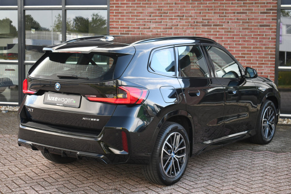 BMW X1 xDrive25e M-Sport Trekhaak Premium ACC-voorbereiding 18inch Camera AC-Snelladen