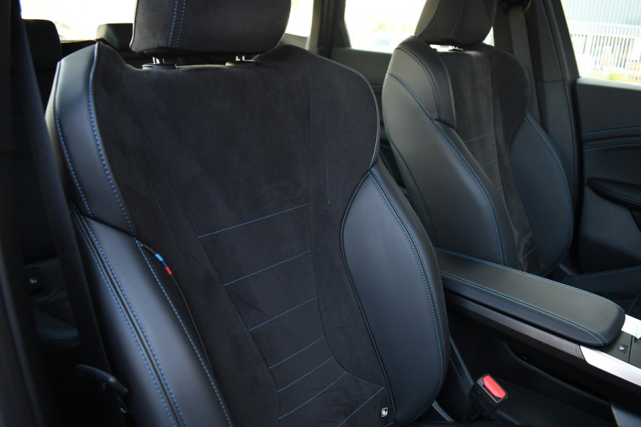 BMW X1 xDrive25e M-Sport Trekhaak Premium ACC-voorbereiding 18inch Camera AC-Snelladen