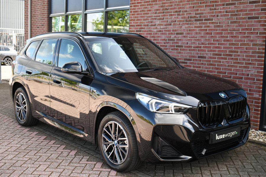 BMW X1 xDrive25e M-Sport Trekhaak Premium ACC-voorbereiding 18inch Camera AC-Snelladen