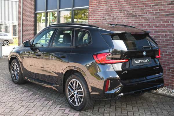 BMW X1 xDrive25e M-Sport Trekhaak Premium ACC-voorbereiding 18inch Camera AC-Snelladen