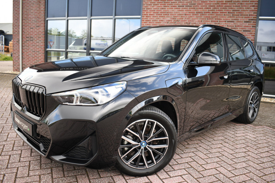 BMW X1 xDrive25e M-Sport Trekhaak Premium ACC-voorbereiding 18inch Camera AC-Snelladen
