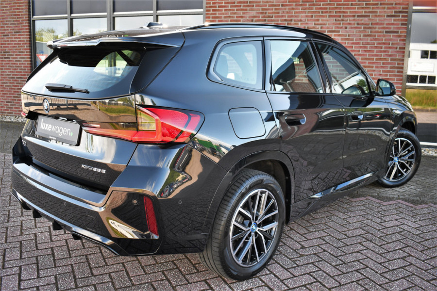 BMW X1 xDrive25e M-Sport Trekhaak Premium ACC-voorbereiding 18inch Camera AC-Snelladen