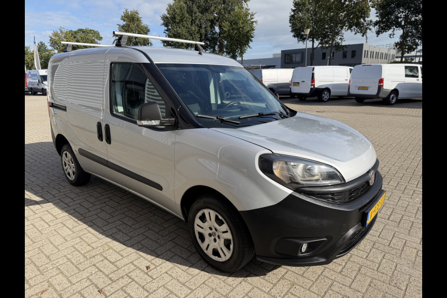 Fiat Doblò Cargo 1.3 MJ L1H1 Actual / vaste prijs rijklaar € 6950 ex btw / lease vanaf € 117 / euro 6 / bpm vrij / airco / trekhaak / schuifdeur / zilver metallic !