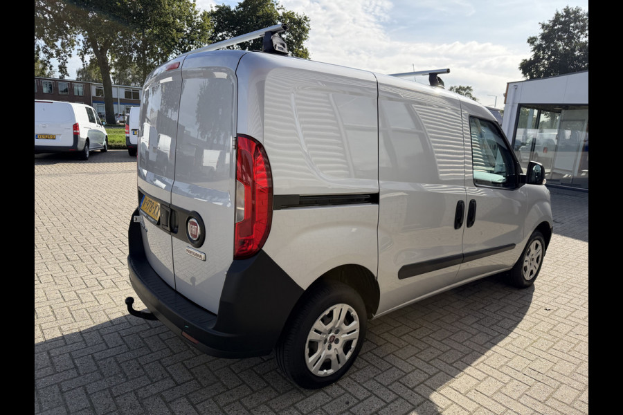Fiat Doblò Cargo 1.3 MJ L1H1 Actual / vaste prijs rijklaar € 6950 ex btw / lease vanaf € 117 / euro 6 / bpm vrij / airco / trekhaak / schuifdeur / zilver metallic !