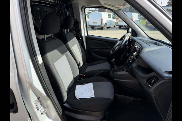 Fiat Doblò Cargo 1.3 MJ L1H1 Actual / vaste prijs rijklaar € 6950 ex btw / lease vanaf € 117 / euro 6 / bpm vrij / airco / trekhaak / schuifdeur / zilver metallic !