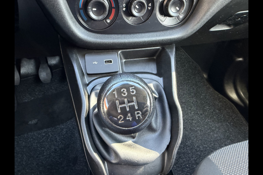 Fiat Doblò Cargo 1.3 MJ L1H1 Actual / vaste prijs rijklaar € 6950 ex btw / lease vanaf € 117 / euro 6 / bpm vrij / airco / trekhaak / schuifdeur / zilver metallic !