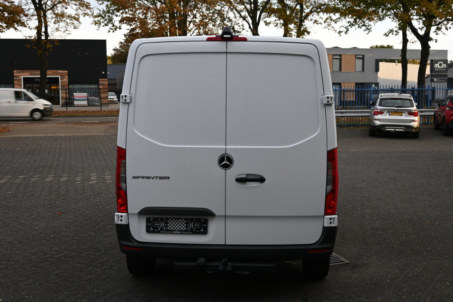 Mercedes-Benz Sprinter 315 CDI L1H1 RWD 10.25 inch MBUX met navigatie en camera, Trekhaak