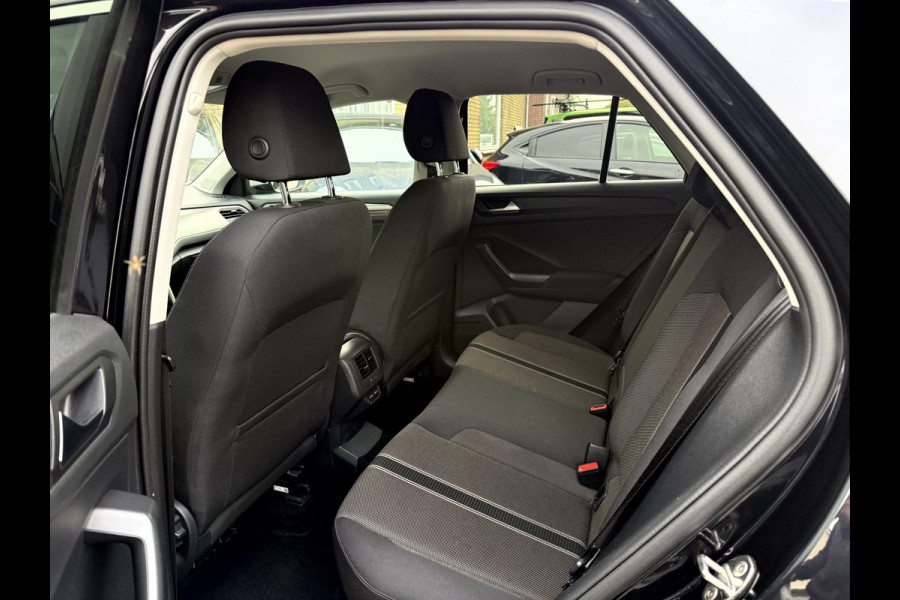 Volkswagen T-Roc 1.0 TSI Style Camera, App Connect, Elek.Achterklep, Trekhaak